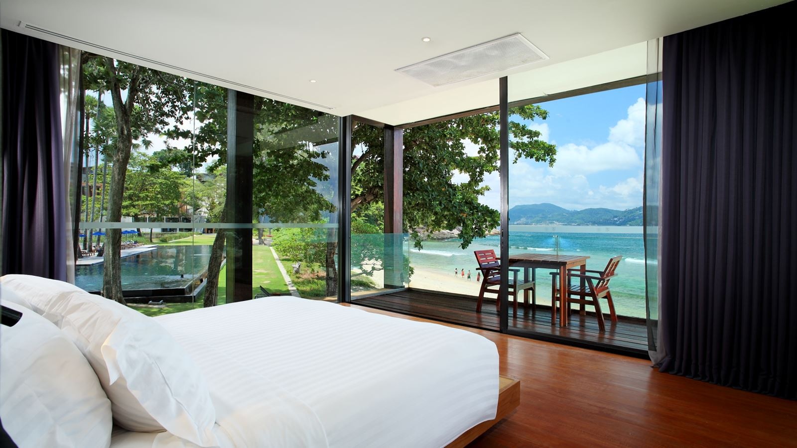 rooms-one-bedroom-beach-access-pool-villa
