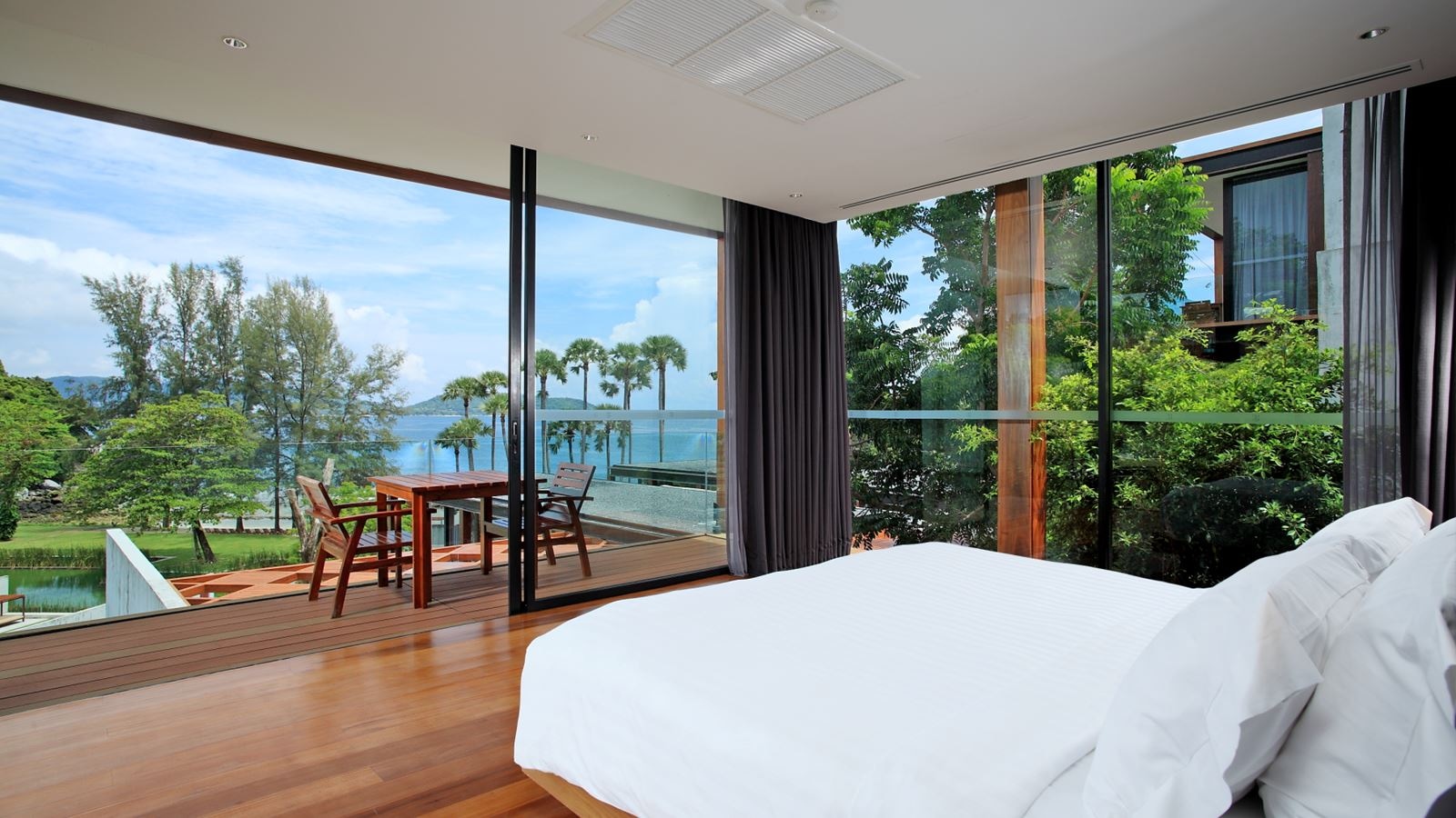 rooms-one-bedroom-pool-villa-partial-sea-view