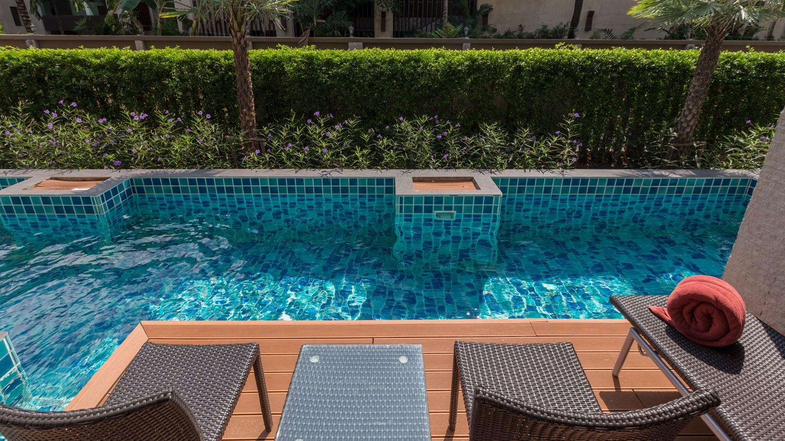 rooms-deluxe-pool-access