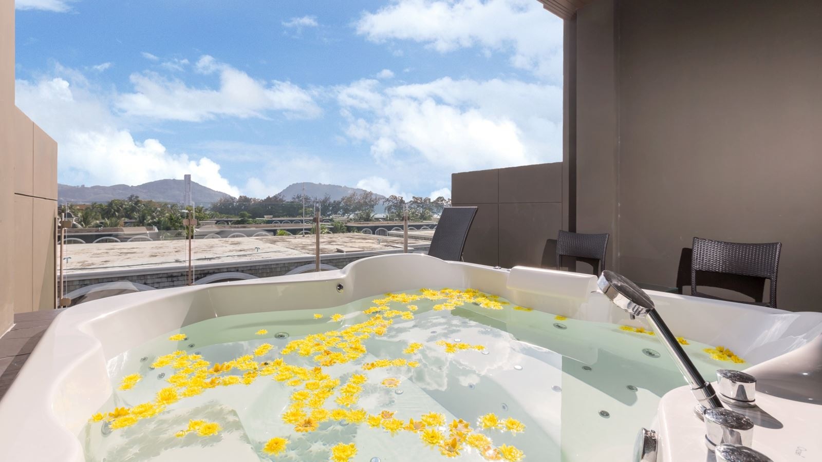 rooms-1-broom-family-suite