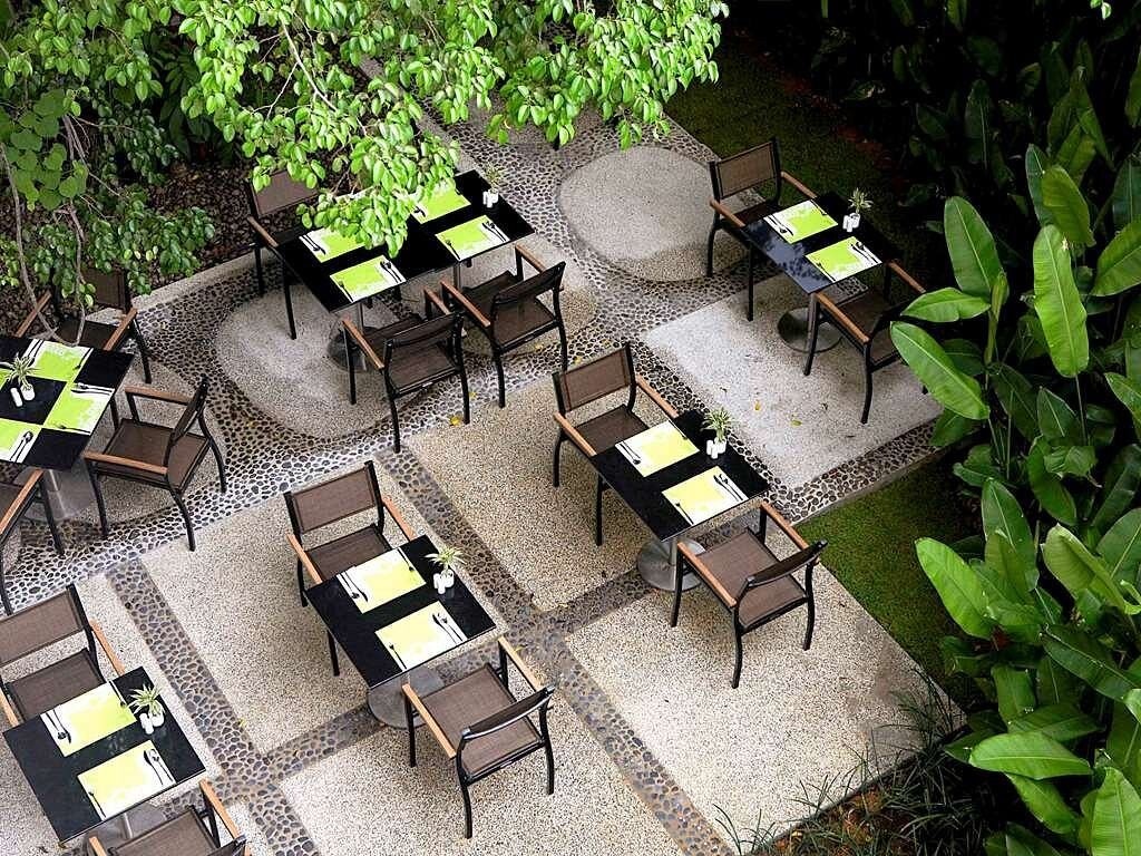 restaurants-restaurant