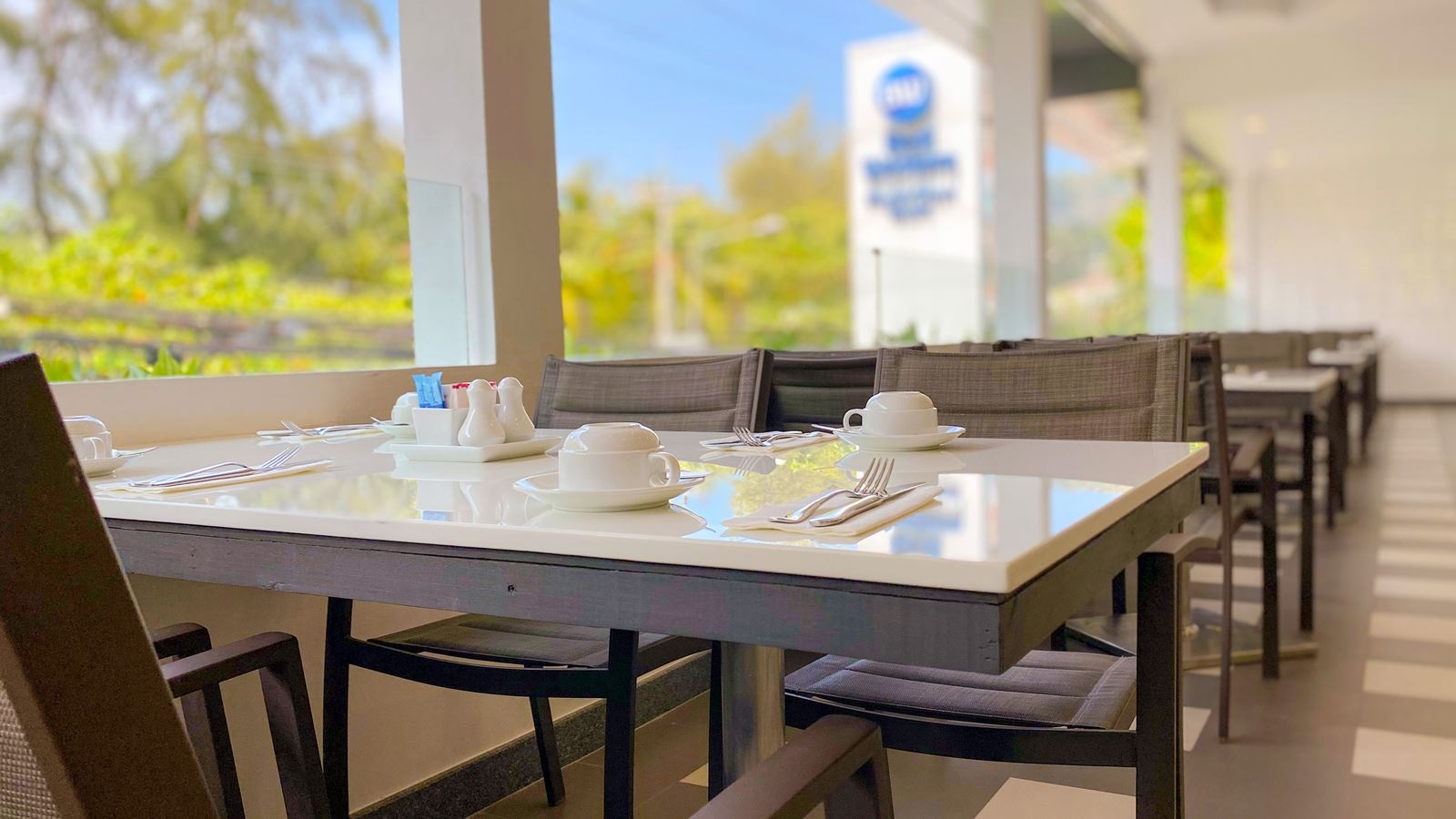 restaurants-the-beach-restaurant