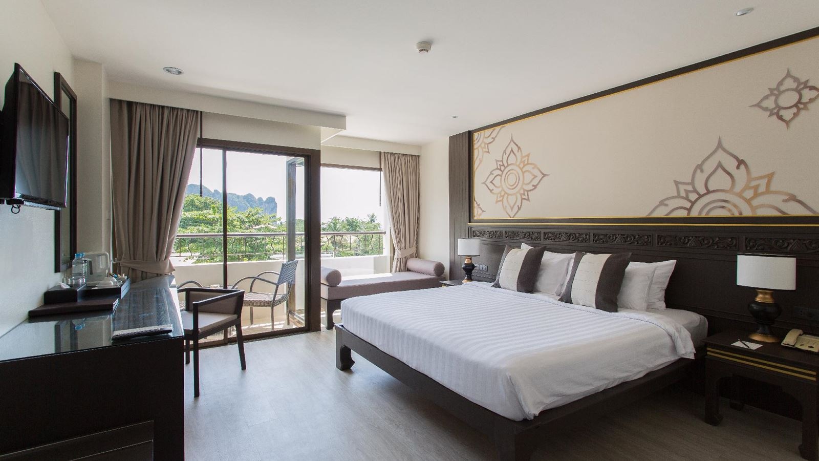 rooms-superior-mountain-view-room