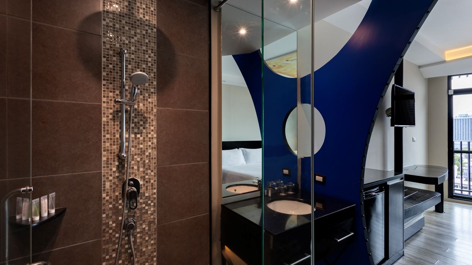 rooms-deluxe-room