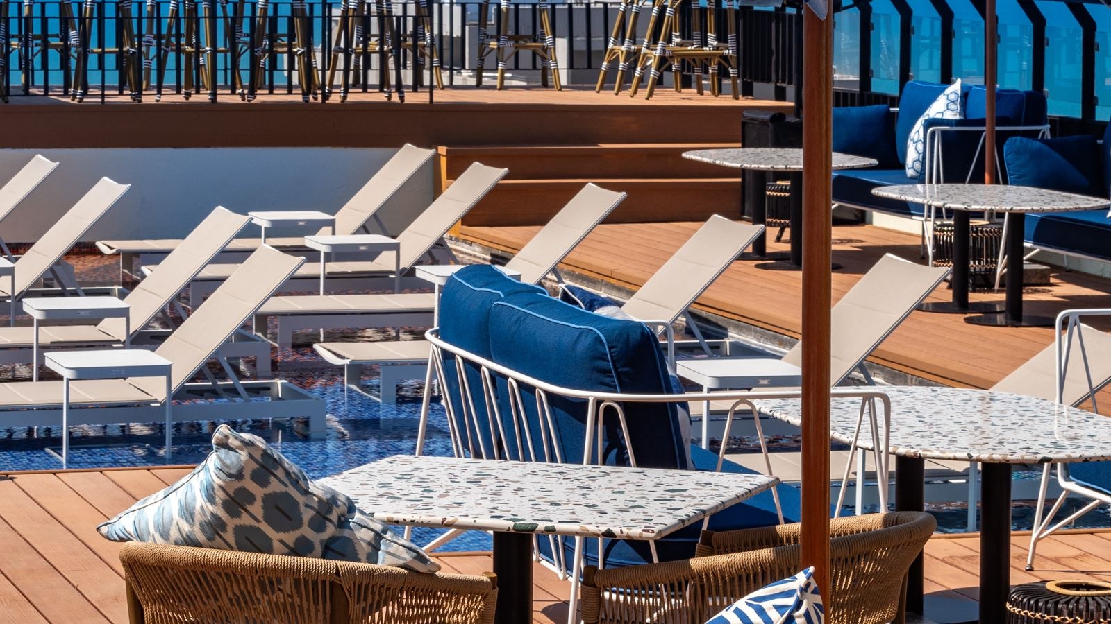 bars-sky-bar-summer