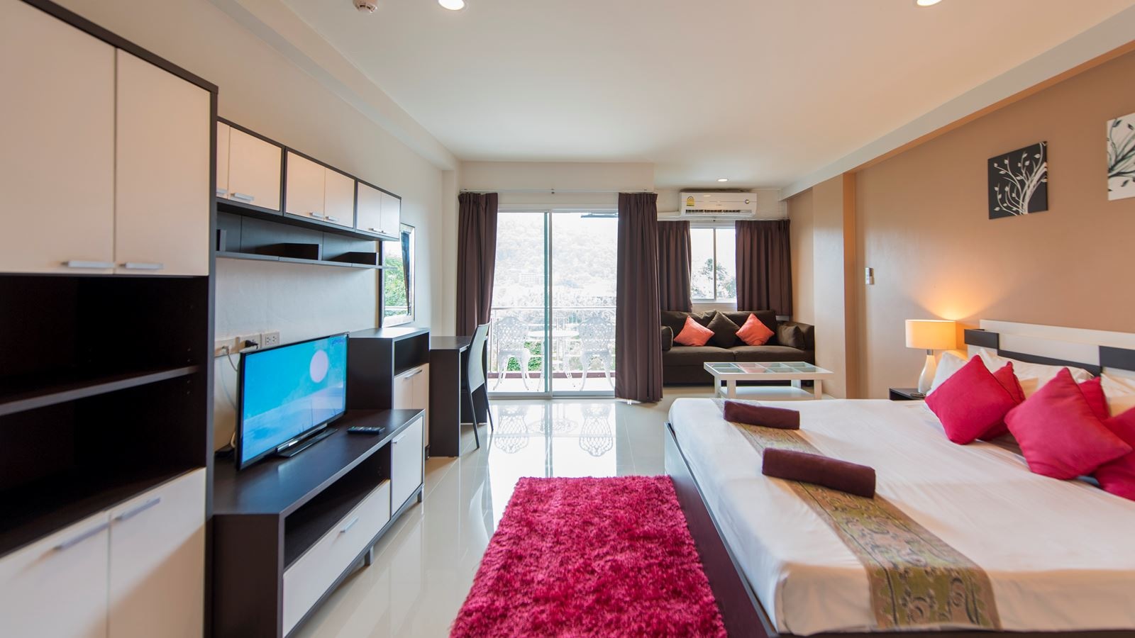 rooms-deluxe-room