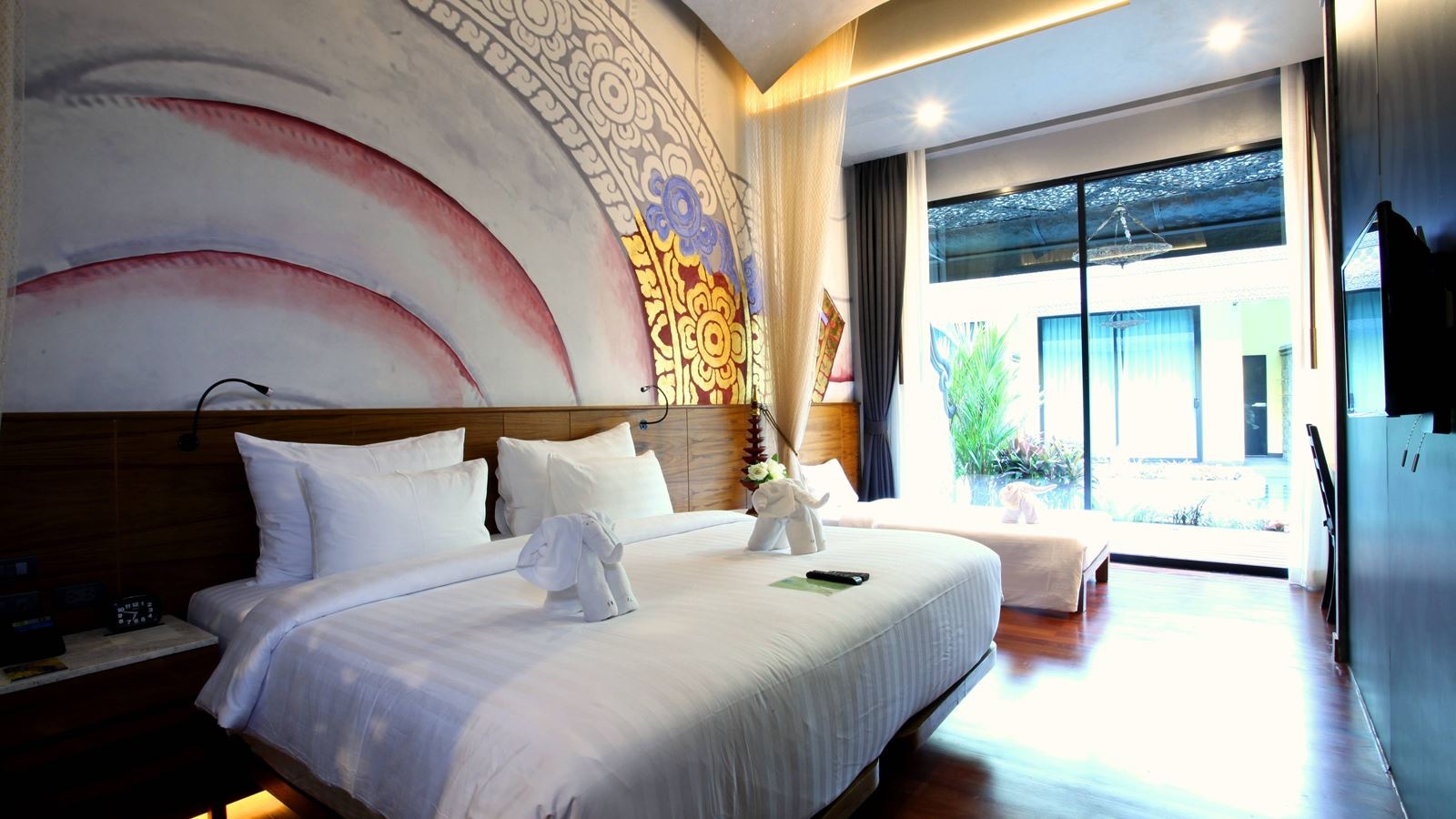rooms-cabana-suite-pool-access