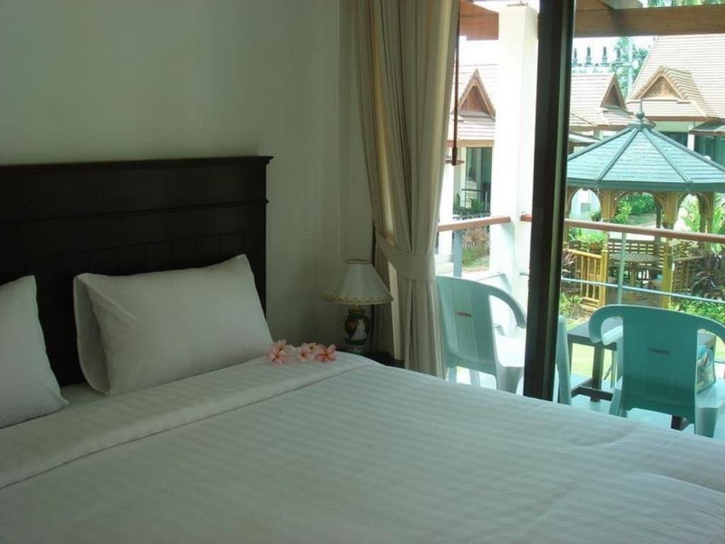 rooms-deluxe-bungalow