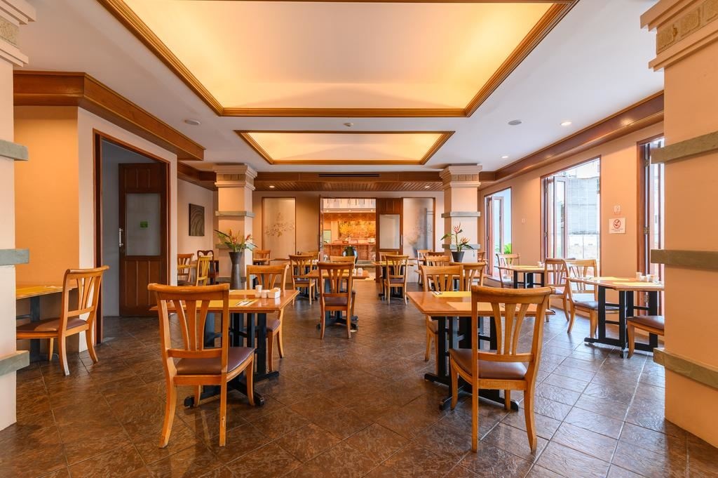 restaurants-restaurant