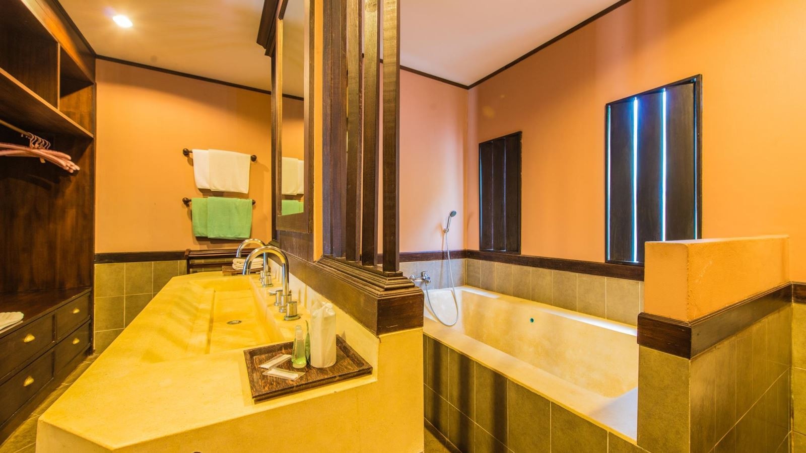 rooms-deluxe-hideaway