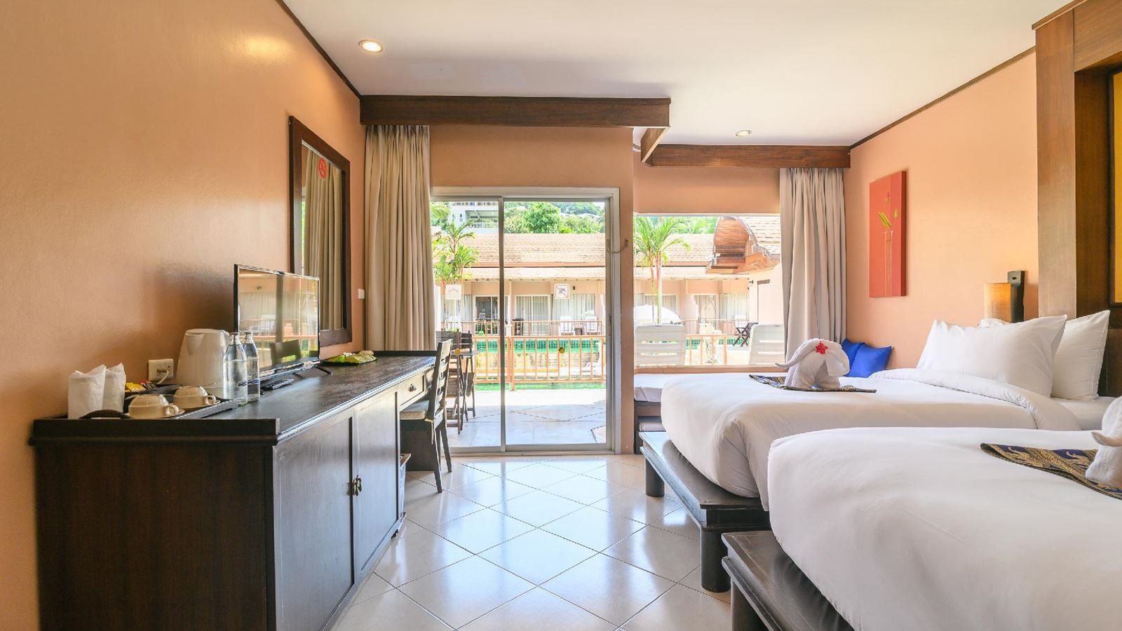 rooms-pool-acces-room