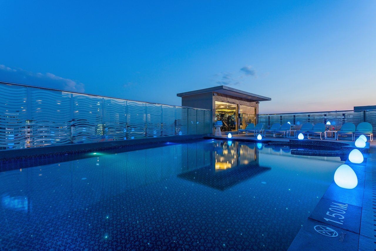 pools-outdoor-pool