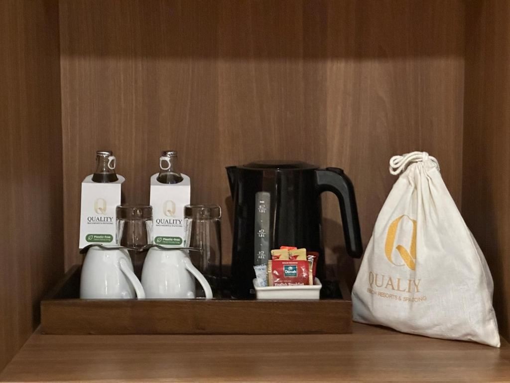 rooms-deluxe-balcony-king