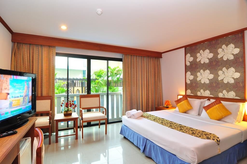 rooms-deluxe-room