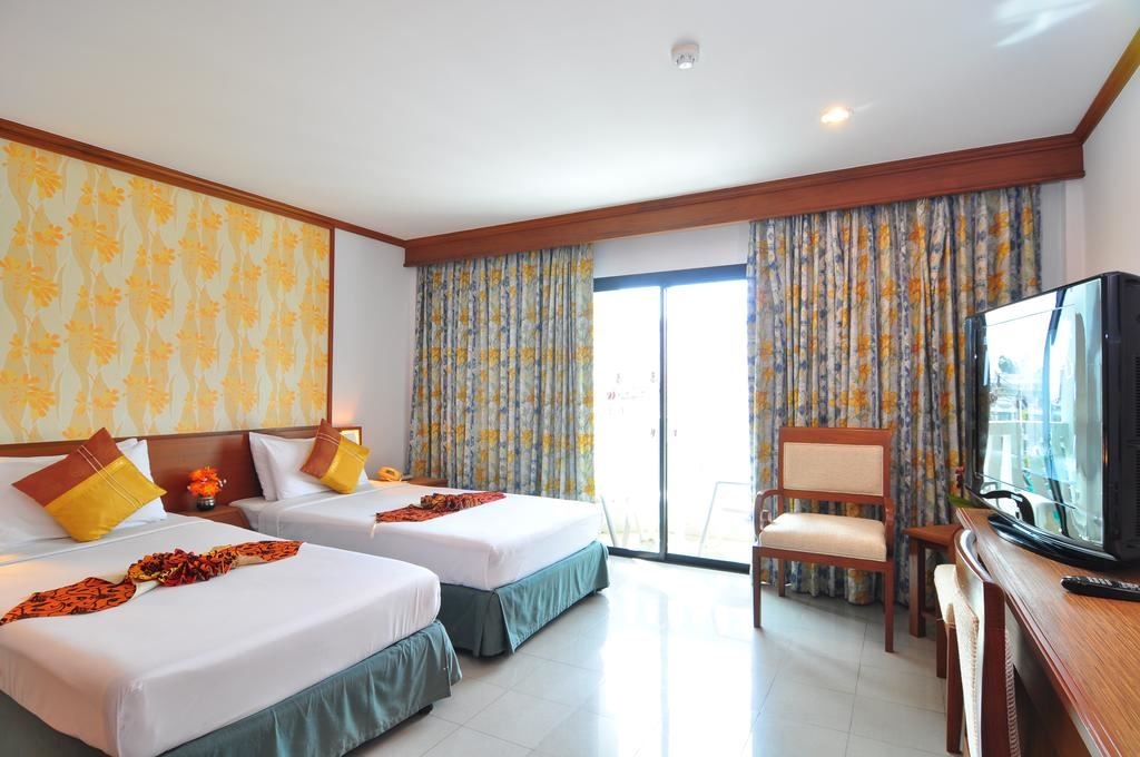 rooms-deluxe-room