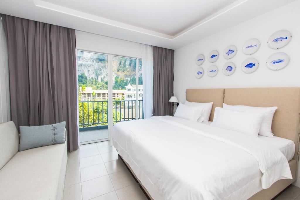 rooms-deluxe-cliff-view