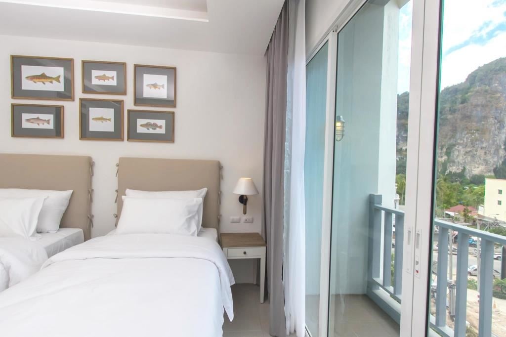 rooms-deluxe-cliff-view