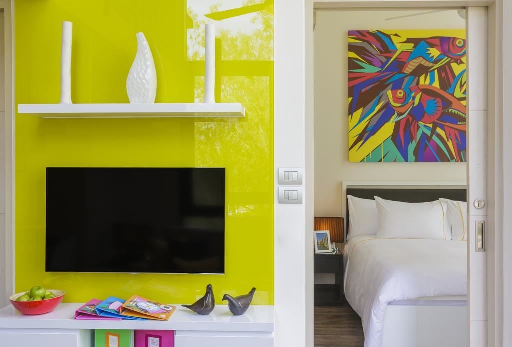 rooms-1-bedroom-suite--child-sharing-bed