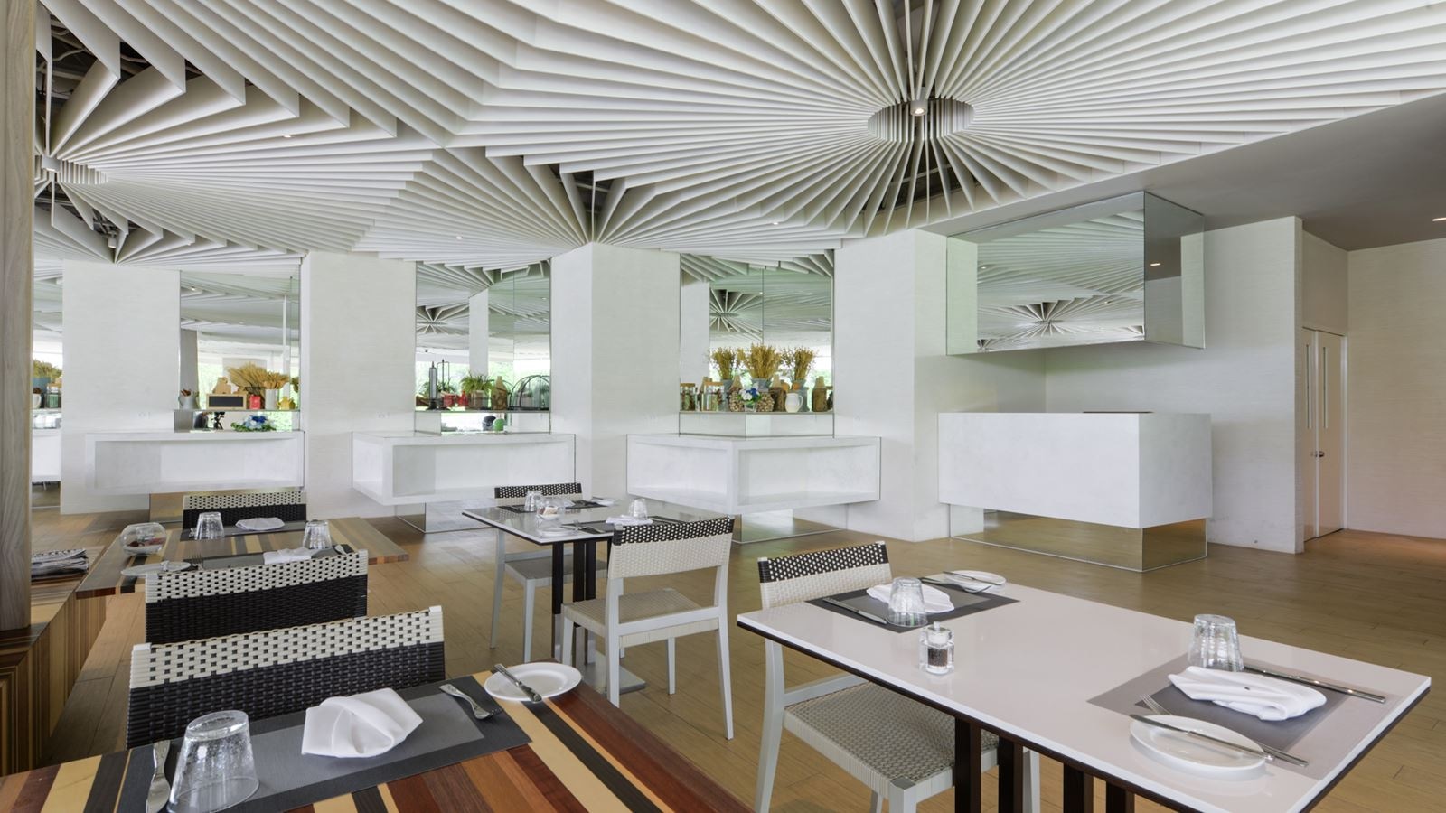 restaurants-the-deck