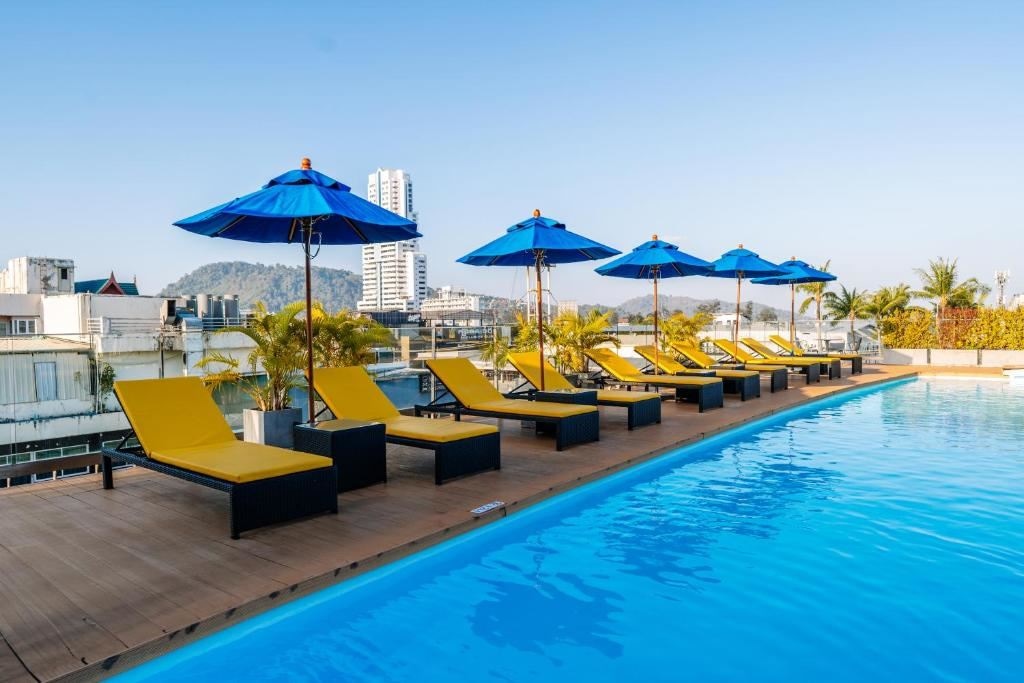 pools-outdoor-pool