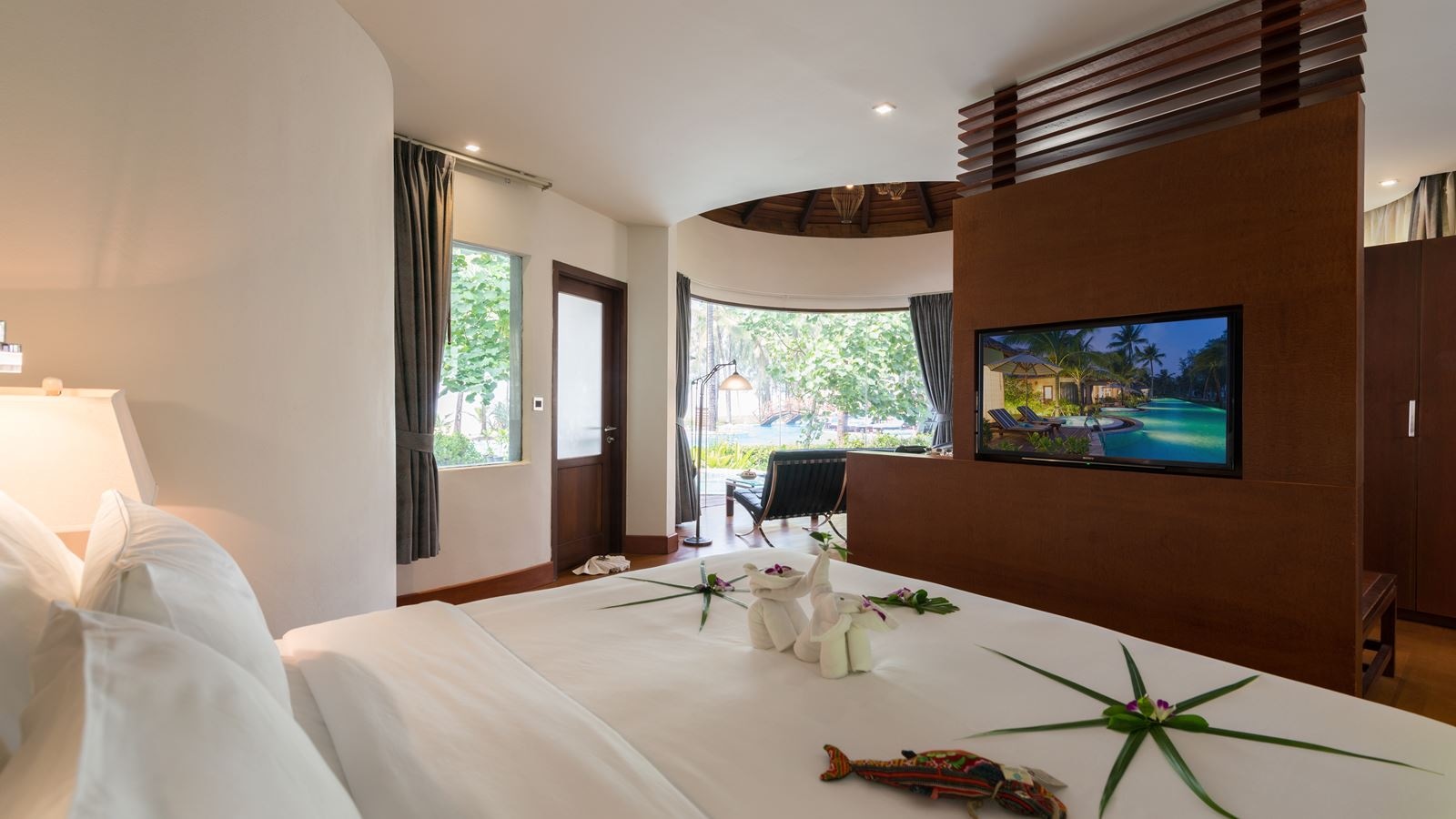 rooms-oceanfront-jacuzzi-villa