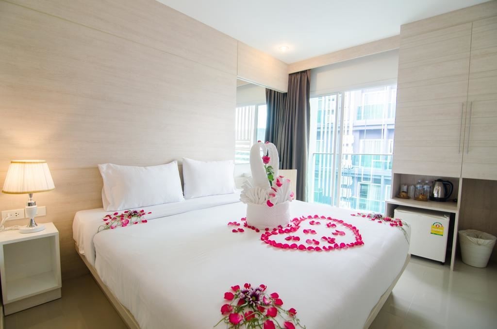 rooms-deluxe-room