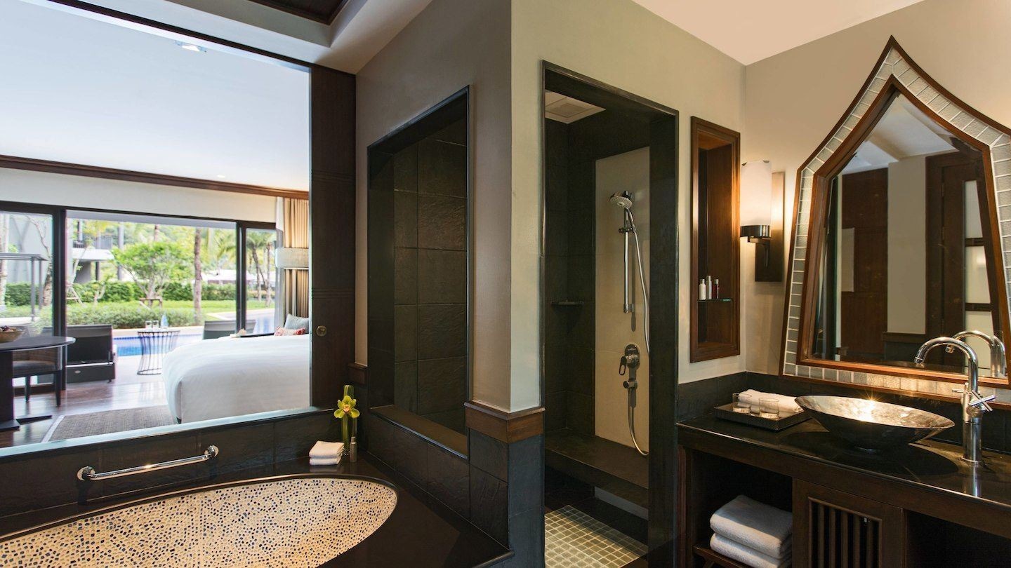 rooms-premium-pool-access