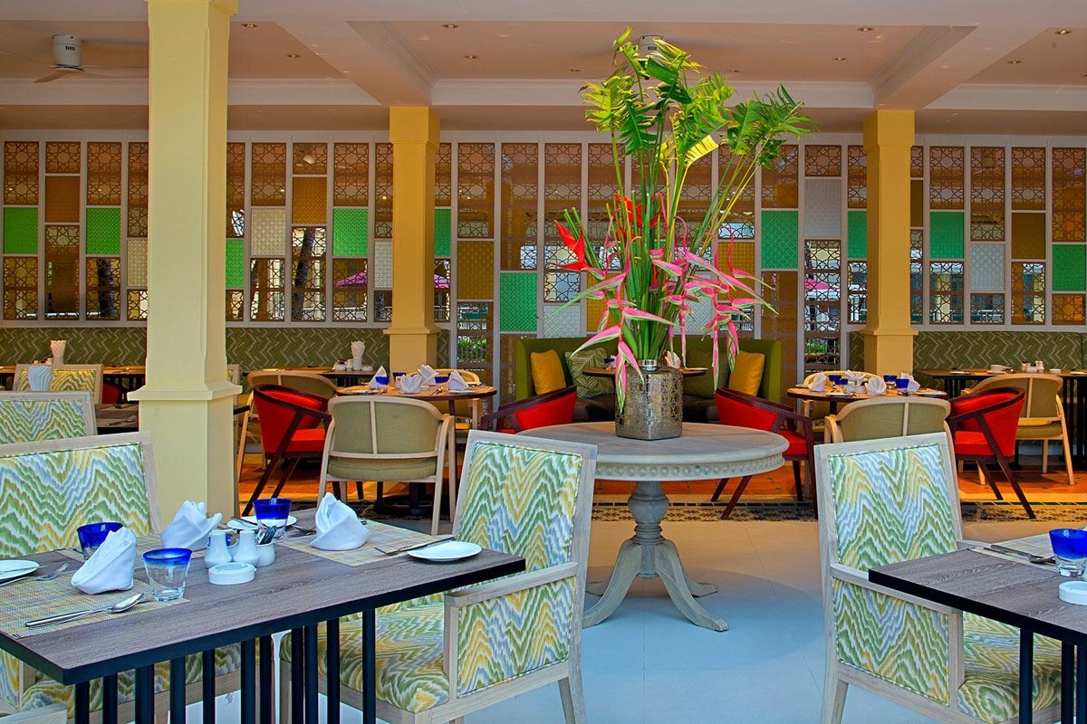 restaurants-edge-water