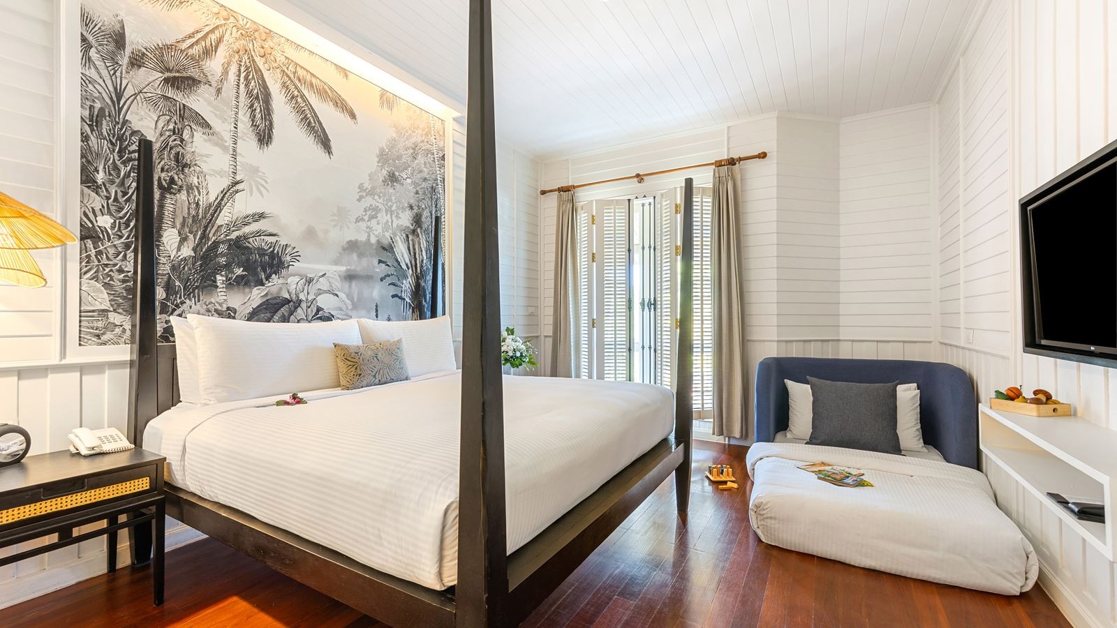 rooms-superior-family-balcony