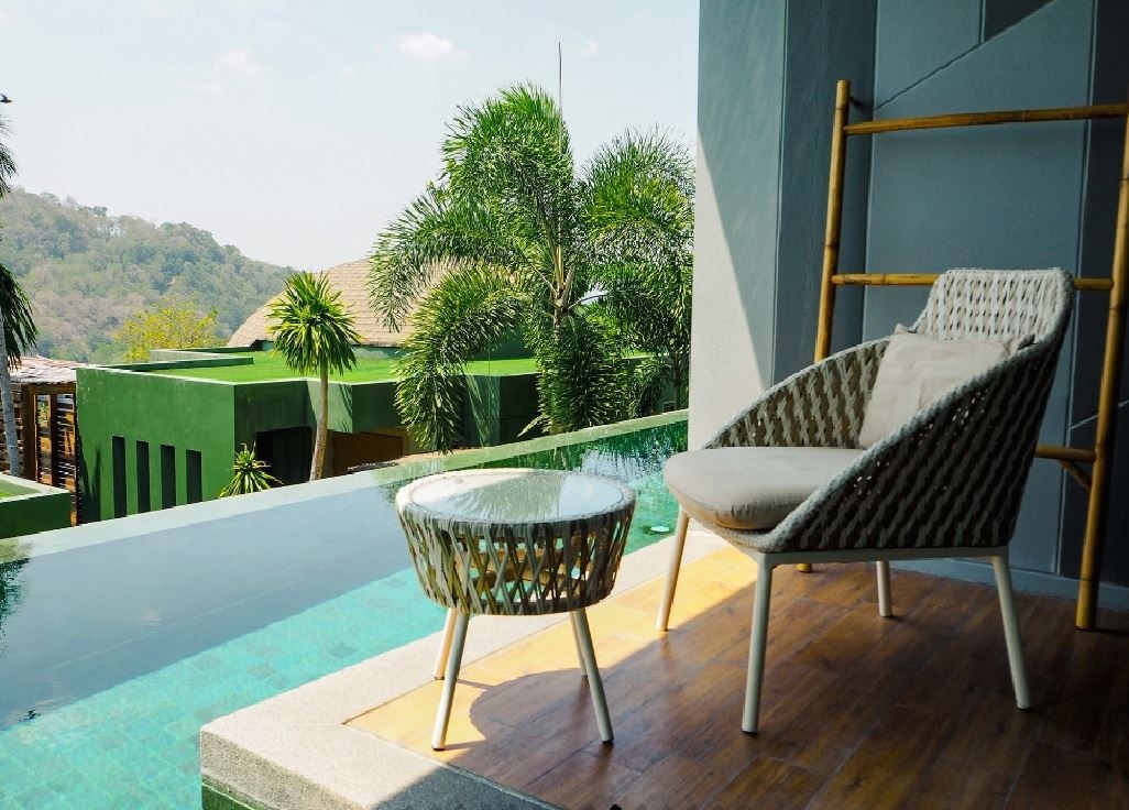 rooms-deluxe-pool-access