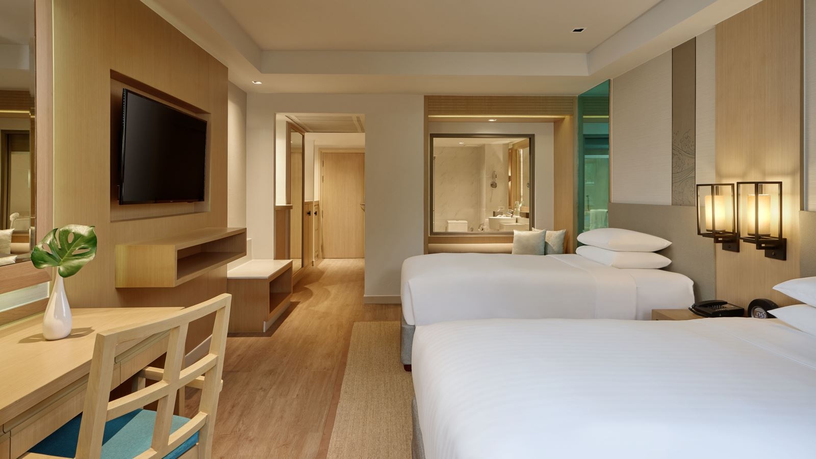 rooms-guest-room-pool-view