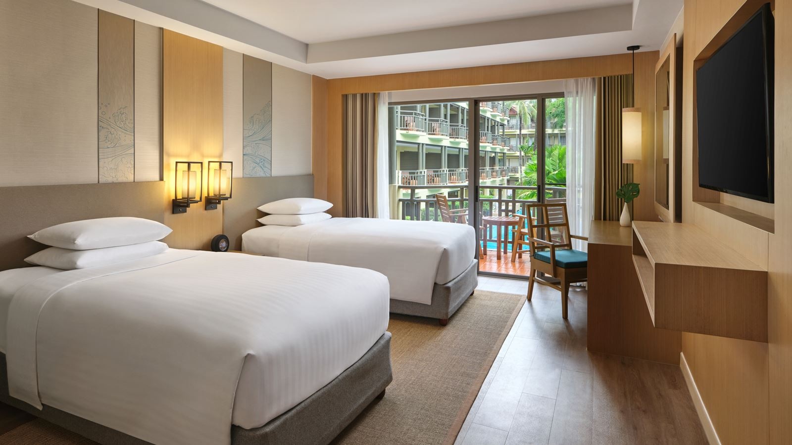 rooms-guest-room-pool-view