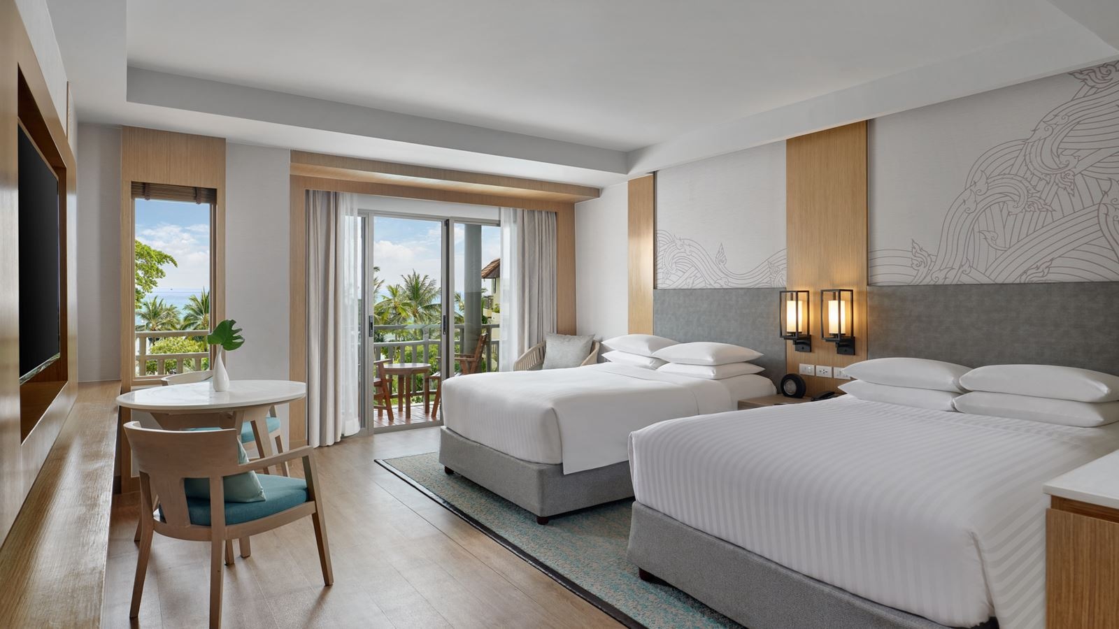 rooms-large-guest-room-pool-terrace