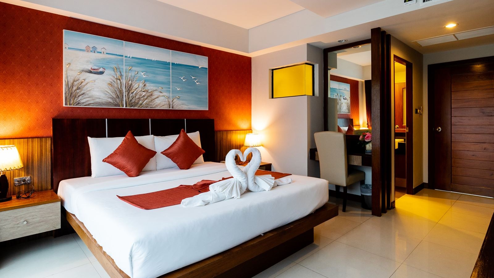 rooms-deluxe-pool-view-room