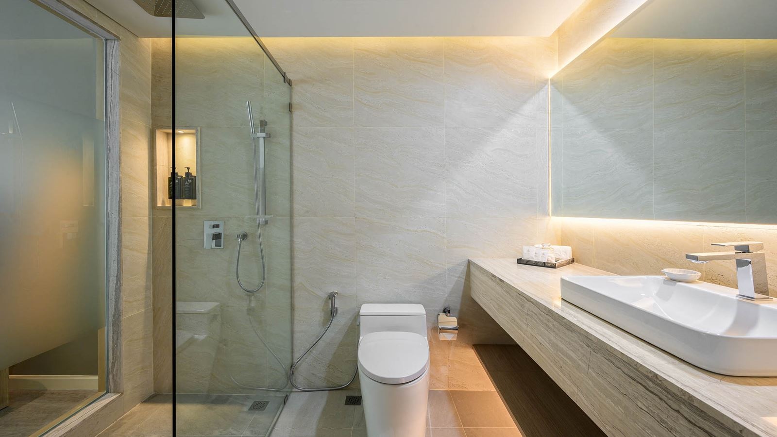 rooms-amora-superior-pool-view