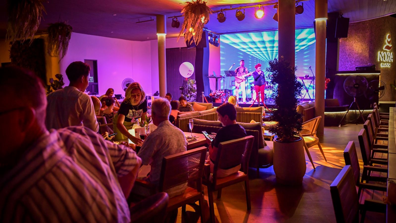 restaurants-restaurants