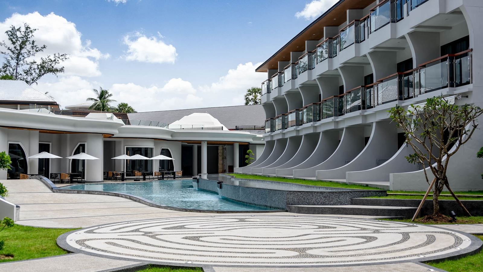 rooms-amora-superior-pool-side