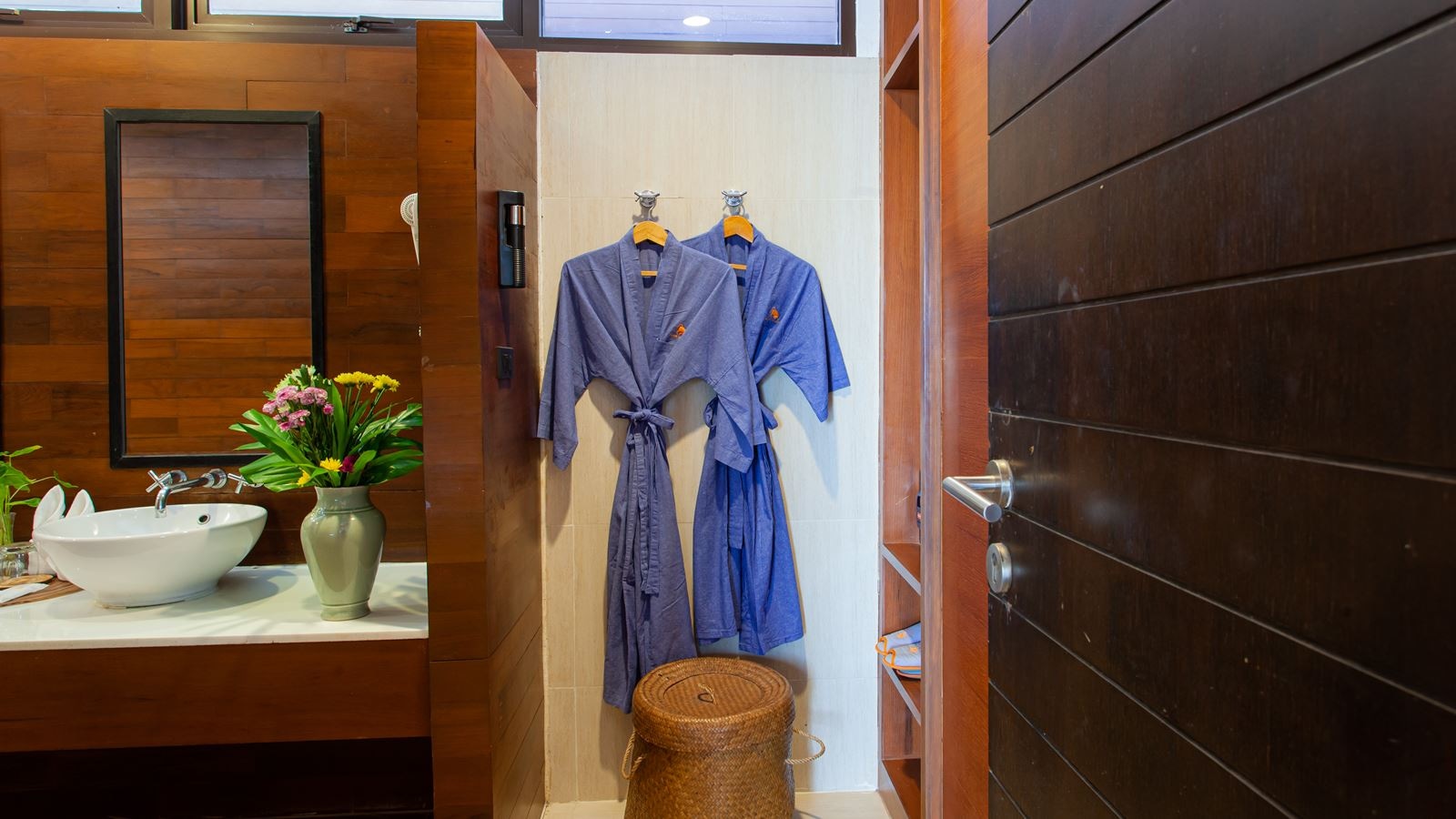 rooms-deluxe-pavilion-seaview