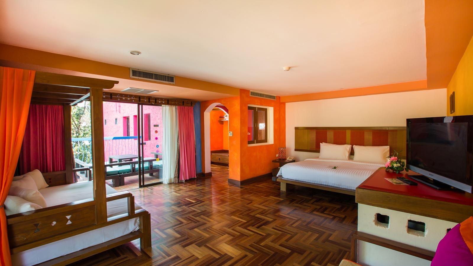 rooms-junior-suite-room