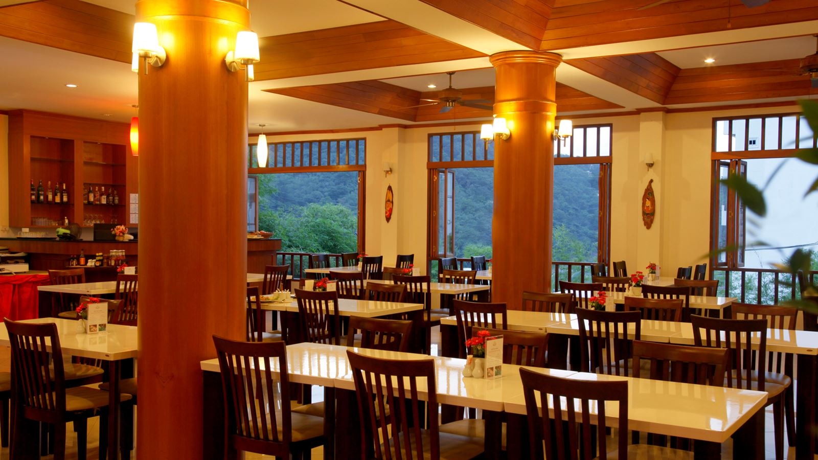 restaurants-oasis-restaurant