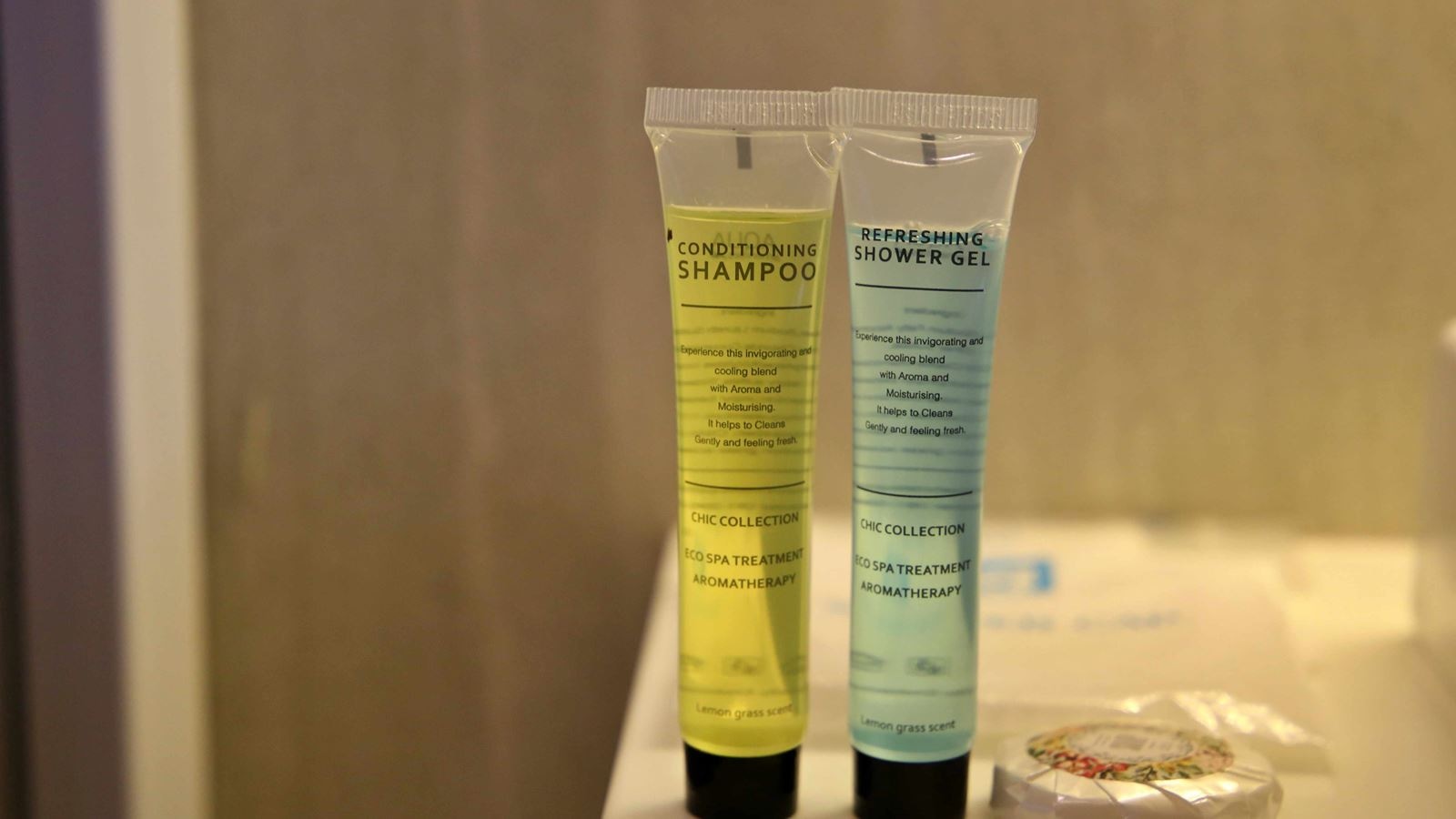 rooms-cozy-pool-view