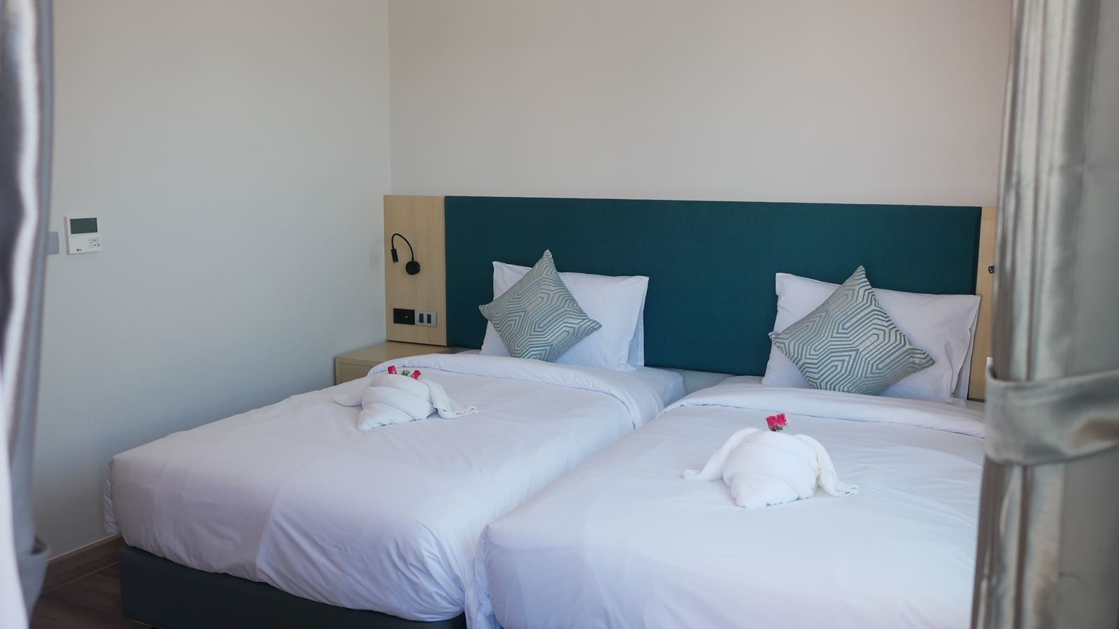 rooms-2-bed-room-cozy