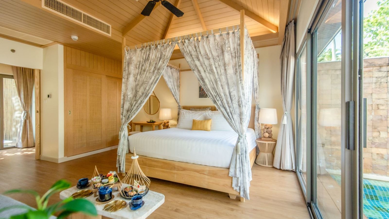 rooms-courtyard-plunge-pool-villa