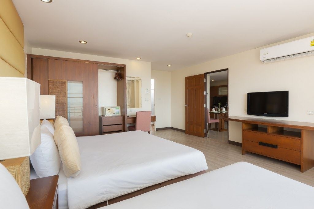 rooms-junior-suite-sea-view-only-double-bed-