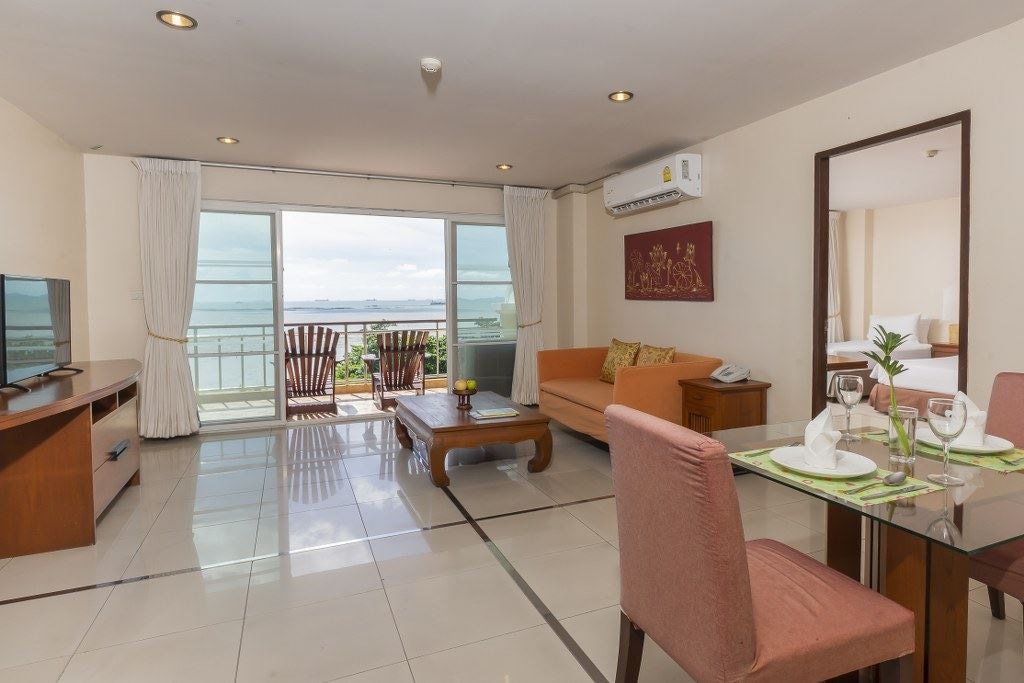 rooms-junior-suite-sea-view-only-double-bed-