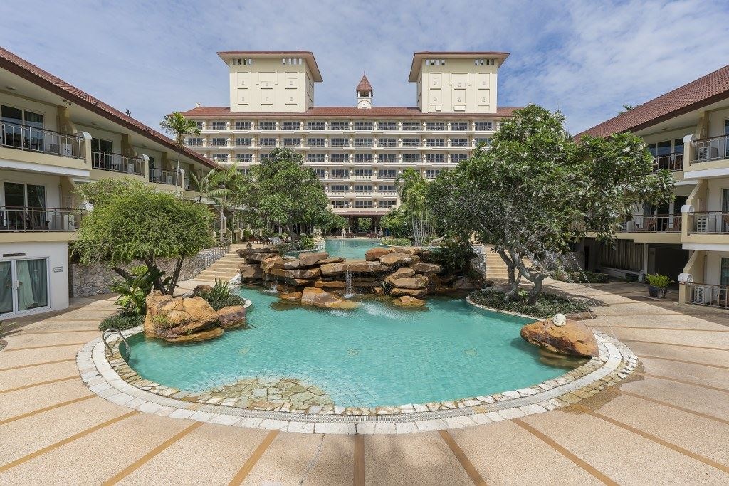 pools-outdoor-pool