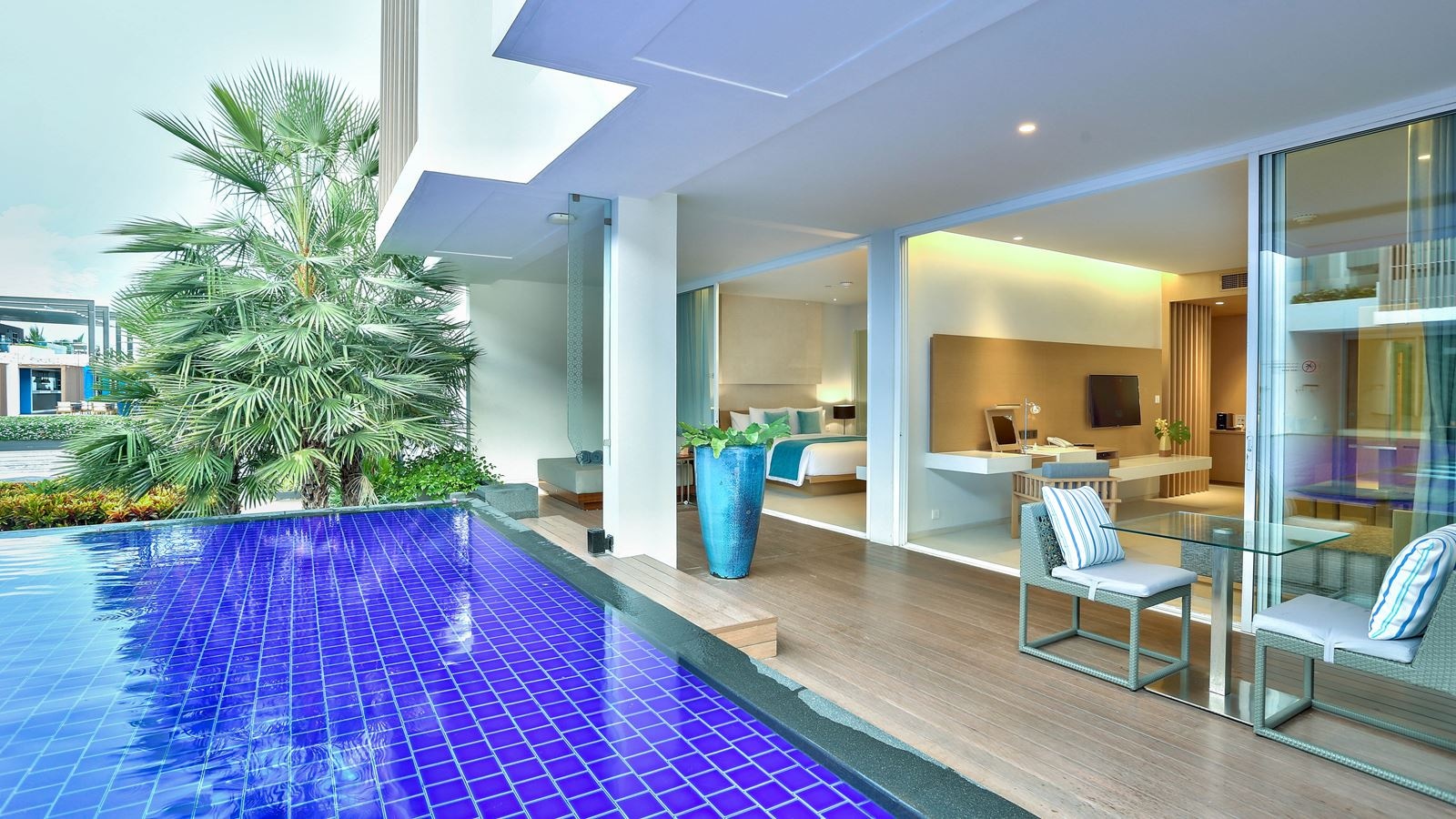rooms-two-bedroom-suite-pool-access