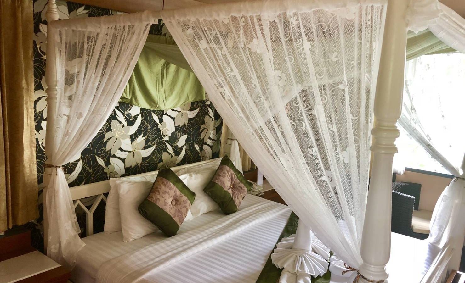 rooms-villa-garden-view