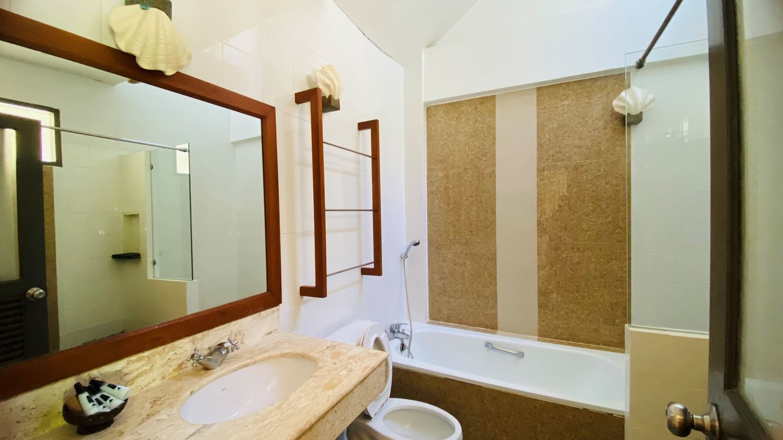 rooms-deluxe-family-connecting-room