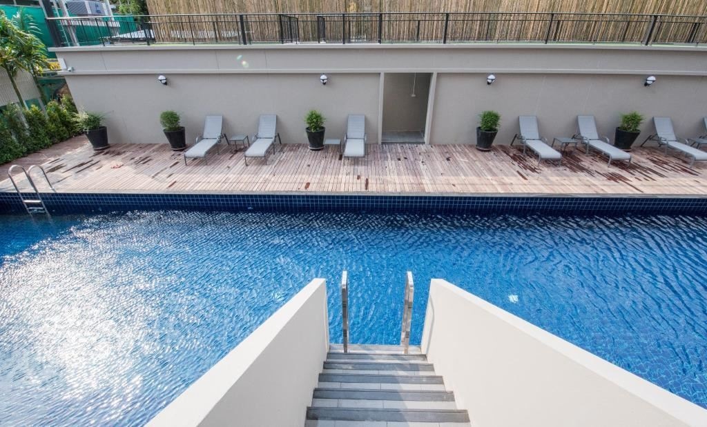rooms-deluxe-pool-access